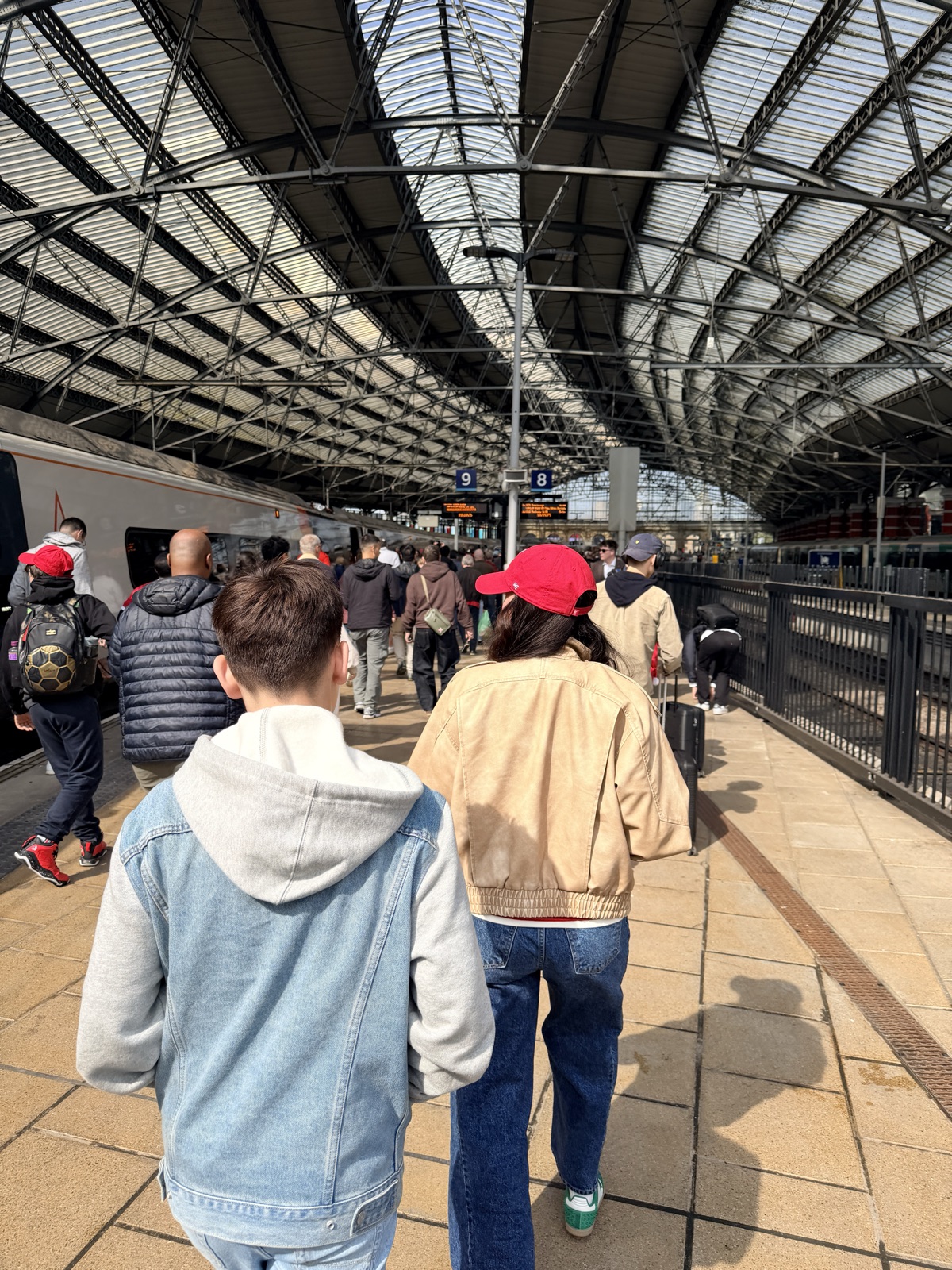 Off the train at Lime Street, under that gorgeous arched roof, headed for the coach.